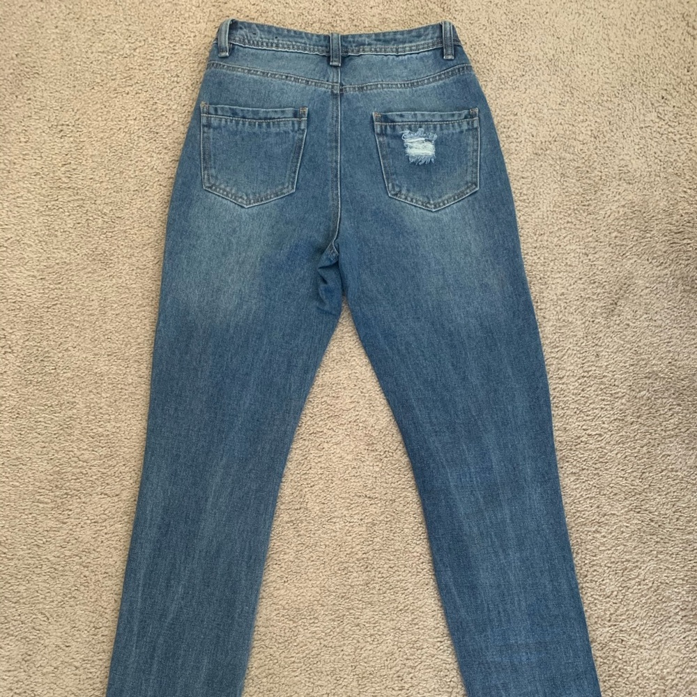 Missguided Riot High Rise Mom Jeans - Picture 4 of 8